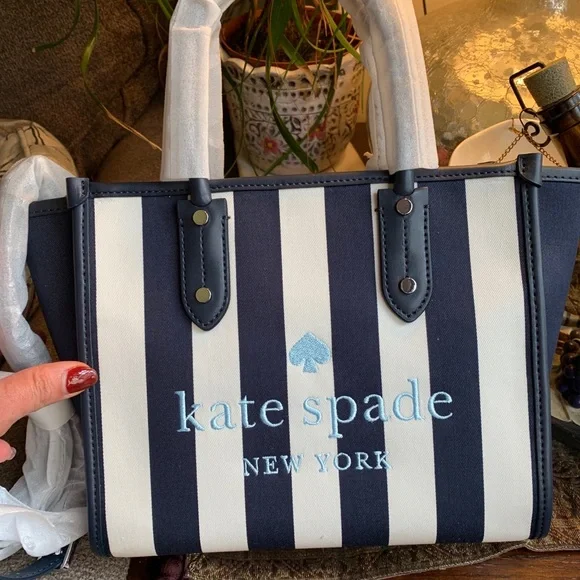 Authentic KATE SPADE Thick canvas and leather trim top zip Satchel/Crosby - Picture 3 of 14